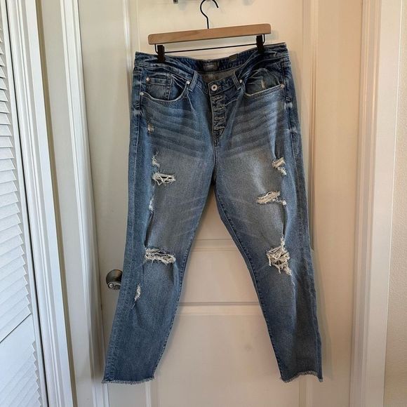 NWT Torrid Mom Straight Vintage Distressed Jean - Picture 4 of 12